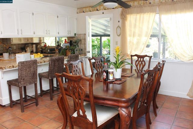 330 W Cypress Rd, Oakley, CA 94561