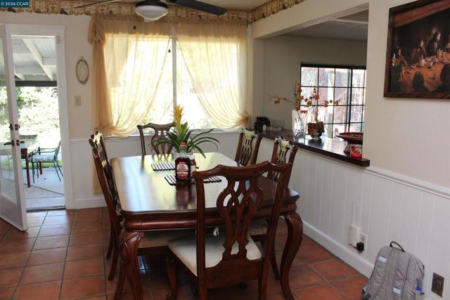 330 W Cypress Rd, Oakley, CA 94561