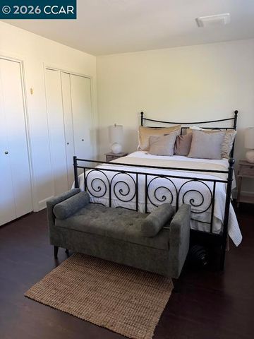 330 W Cypress Rd, Oakley, CA 94561