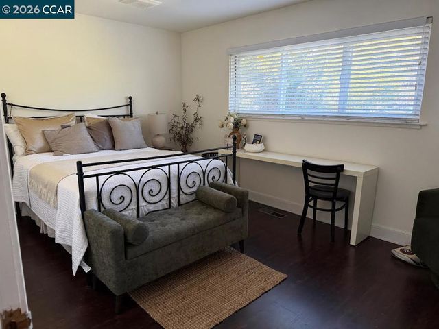 330 W Cypress Rd, Oakley, CA 94561