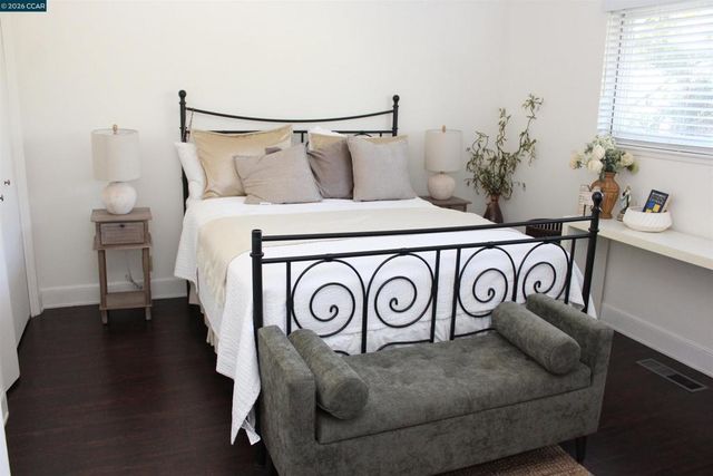 330 W Cypress Rd, Oakley, CA 94561