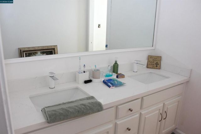 330 W Cypress Rd, Oakley, CA 94561