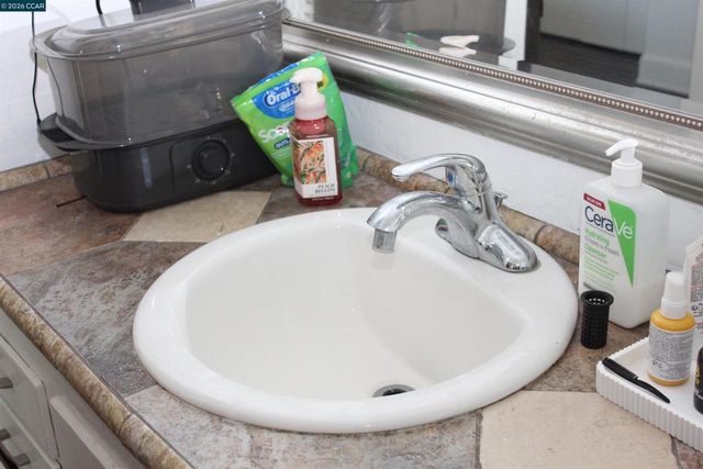 330 W Cypress Rd, Oakley, CA 94561