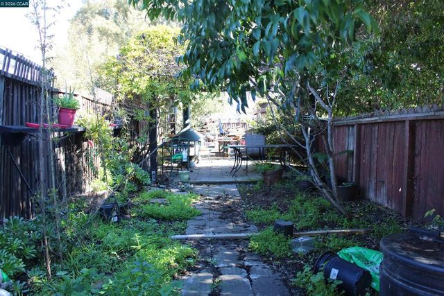 330 W Cypress Rd, Oakley, CA 94561