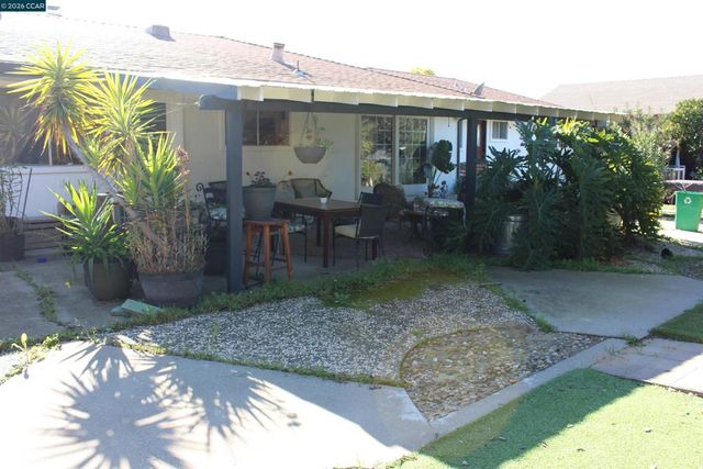 330 W Cypress Rd, Oakley, CA 94561
