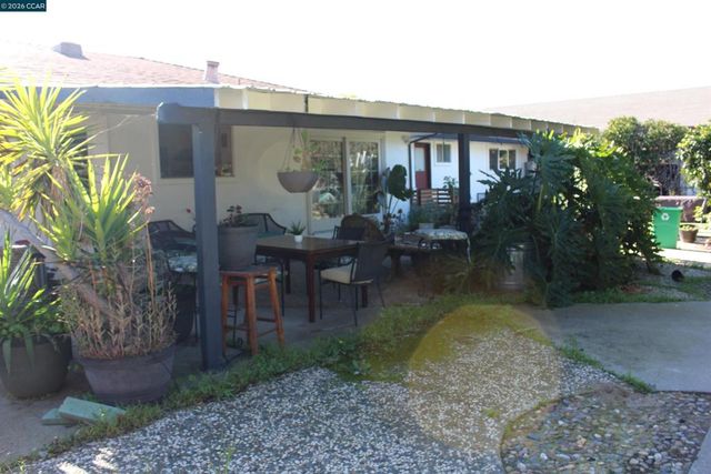 330 W Cypress Rd, Oakley, CA 94561