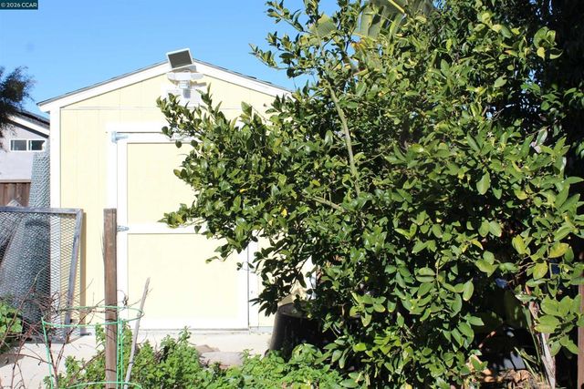 330 W Cypress Rd, Oakley, CA 94561