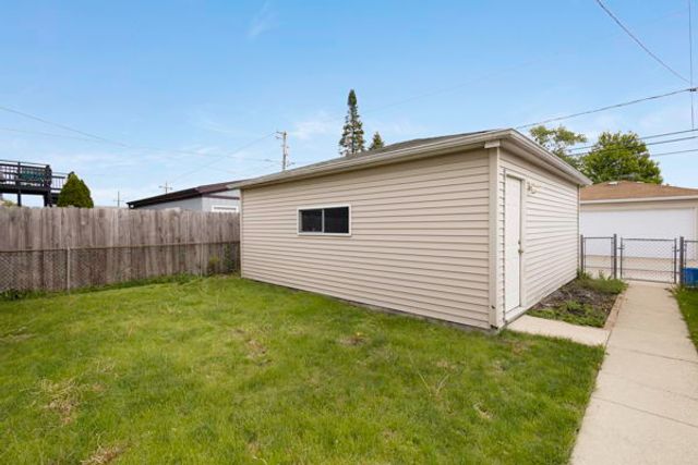 2623 Rhodes Avenue, River Grove, IL 60171