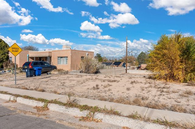 2935 San Rafael Avenue SE, Albuquerque, NM 87106