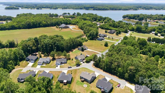 2100 Waterford Pointe Road, Lexington, NC 27292