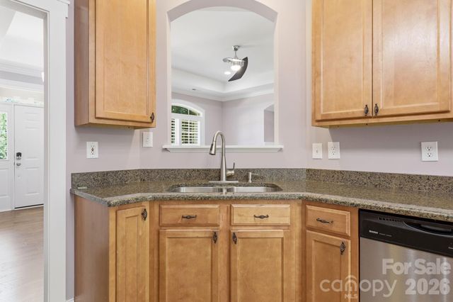 2100 Waterford Pointe Road, Lexington, NC 27292