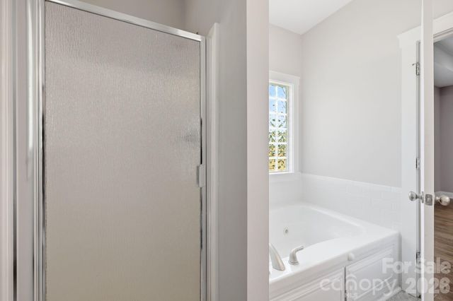2100 Waterford Pointe Road, Lexington, NC 27292