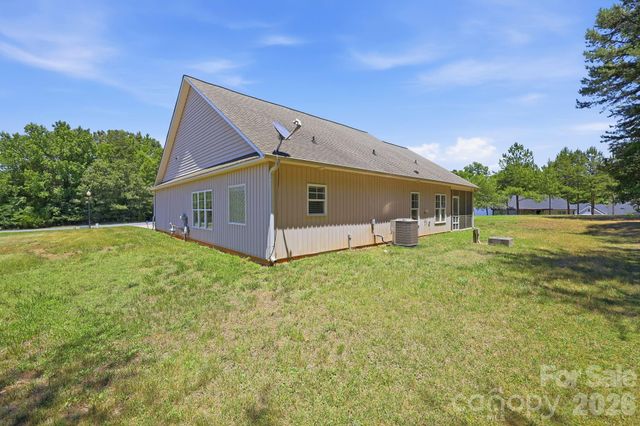 2100 Waterford Pointe Road, Lexington, NC 27292