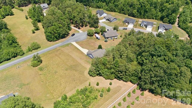 2100 Waterford Pointe Road, Lexington, NC 27292