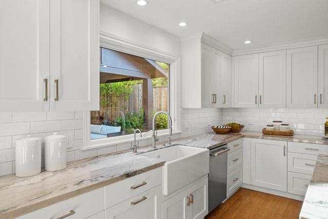 30 Yorkshire Lane, Redwood City, CA 94062
