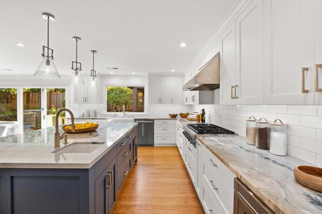 30 Yorkshire Lane, Redwood City, CA 94062