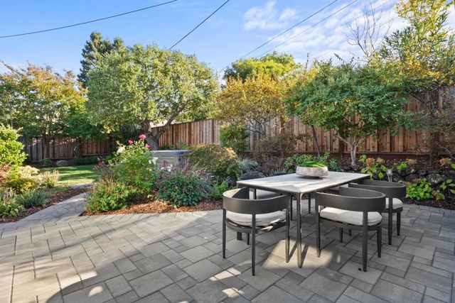 30 Yorkshire Lane, Redwood City, CA 94062