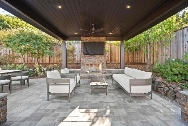 30 Yorkshire Lane, Redwood City, CA 94062