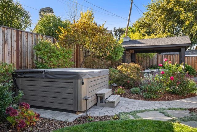 30 Yorkshire Lane, Redwood City, CA 94062