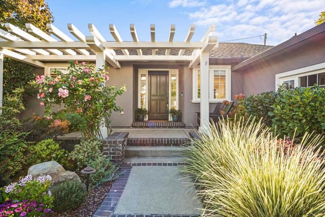 30 Yorkshire Lane, Redwood City, CA 94062