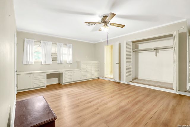 1010 E Humphreys, Seguin, TX 78155