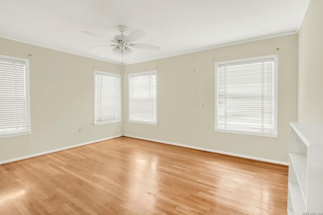 1010 E Humphreys, Seguin, TX 78155