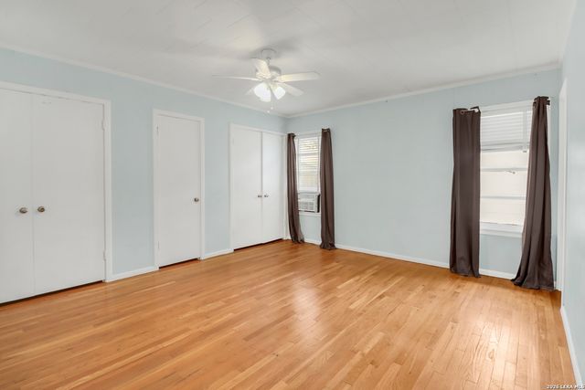 1010 E Humphreys, Seguin, TX 78155