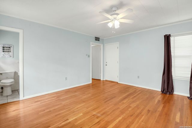 1010 E Humphreys, Seguin, TX 78155