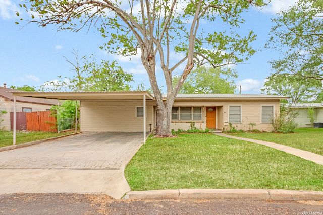 1010 E Humphreys, Seguin, TX 78155