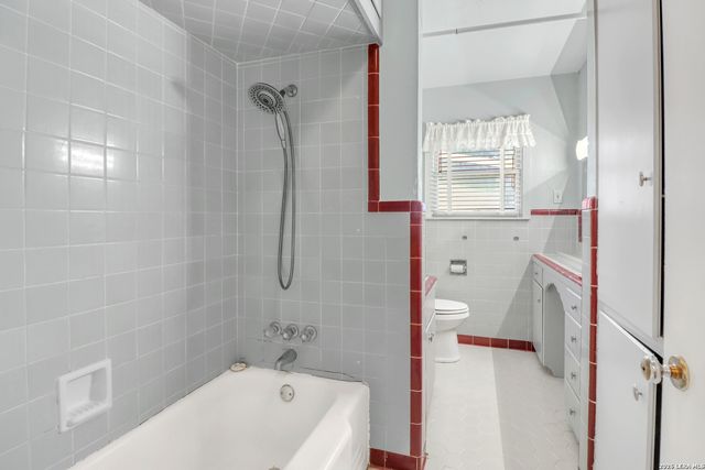 1010 E Humphreys, Seguin, TX 78155