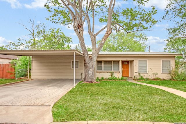 1010 E Humphreys, Seguin, TX 78155