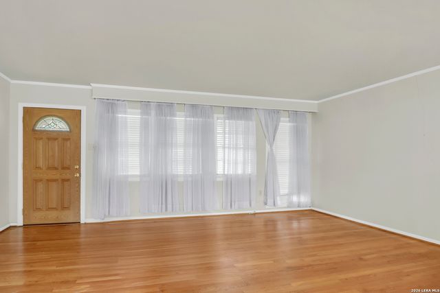 1010 E Humphreys, Seguin, TX 78155