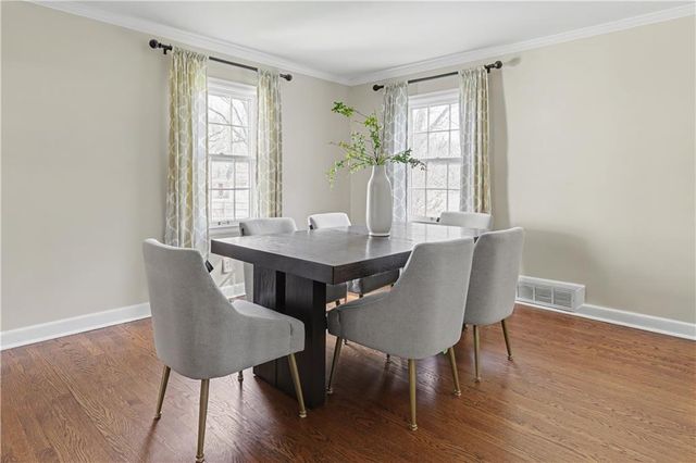 6915 Reeds Road, Prairie Village, KS 66208