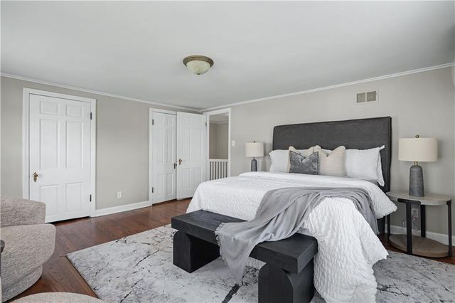 6915 Reeds Road, Prairie Village, KS 66208