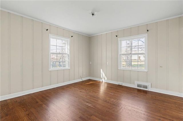 6915 Reeds Road, Prairie Village, KS 66208