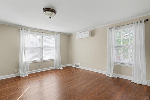 6915 Reeds Road, Prairie Village, KS 66208