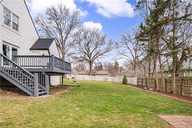 6915 Reeds Road, Prairie Village, KS 66208