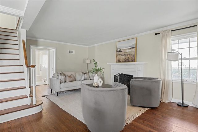 6915 Reeds Road, Prairie Village, KS 66208