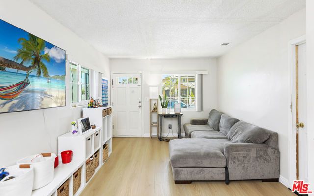 12253 211th Street, Lakewood, CA 90715