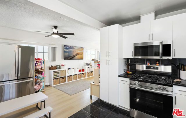 12253 211th Street, Lakewood, CA 90715