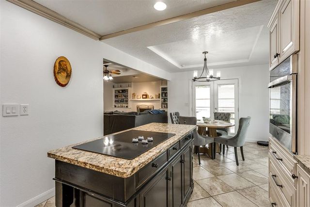 10209 Hollyhead Way, Yukon, OK 73099