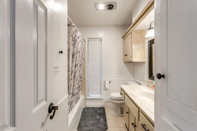 10209 Hollyhead Way, Yukon, OK 73099