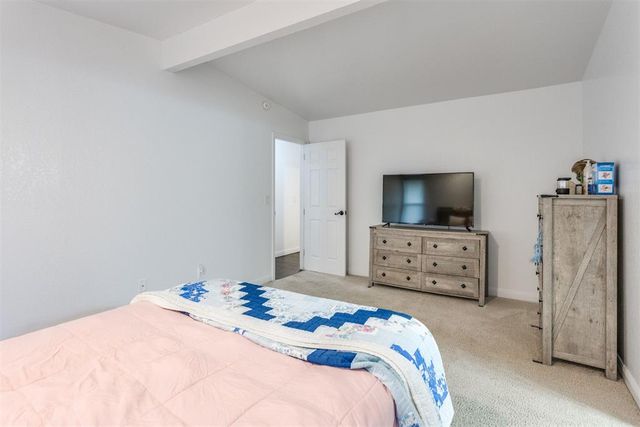 10209 Hollyhead Way, Yukon, OK 73099