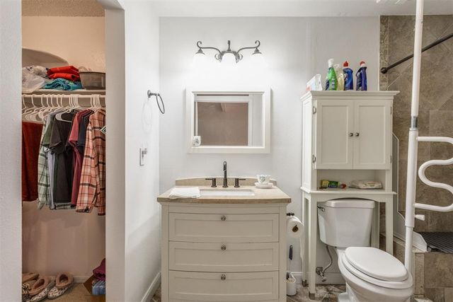 10209 Hollyhead Way, Yukon, OK 73099
