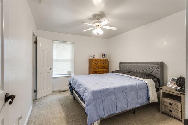 10209 Hollyhead Way, Yukon, OK 73099