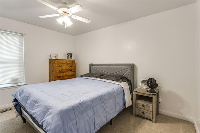 10209 Hollyhead Way, Yukon, OK 73099