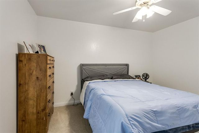 10209 Hollyhead Way, Yukon, OK 73099