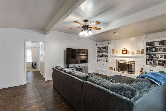 10209 Hollyhead Way, Yukon, OK 73099