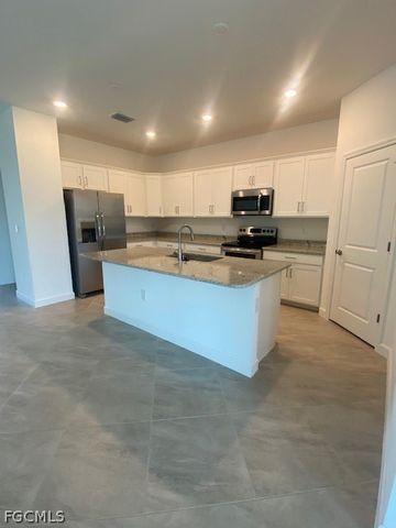 11211 Timber Creek DR, Fort Myers, FL 33913