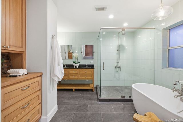 304 Hub, Wimberley, TX 78676